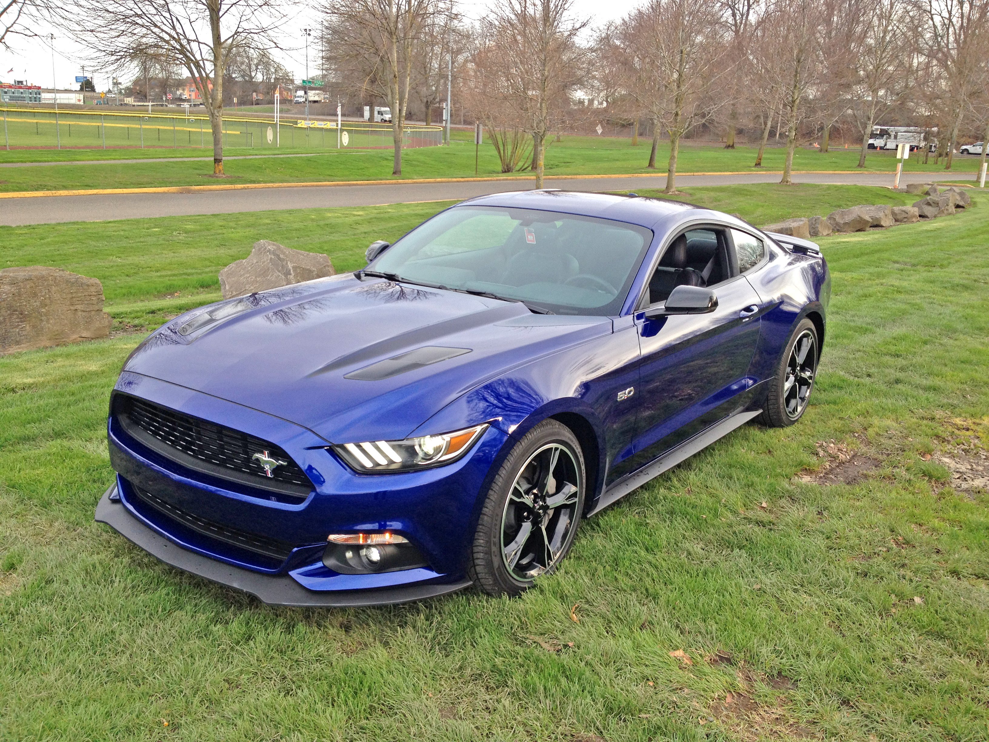 Ford Mustang gt 2017 с винилами